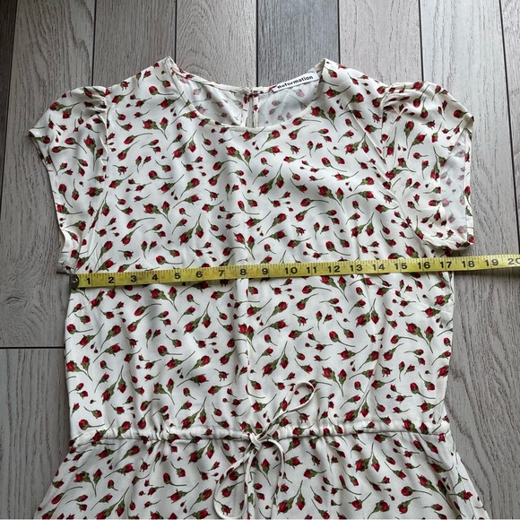 Reformation Gavin midi dress in a white and red rose bud floral pattern - Picture 6 of 8